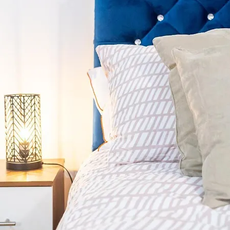 Spacious With Parking - 10 Mins To Centre Appartement