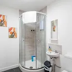 Spacious With Parking - 10 Mins To Centre *