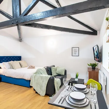 Apartment Spacious With Parking - 10 Mins To Centre *