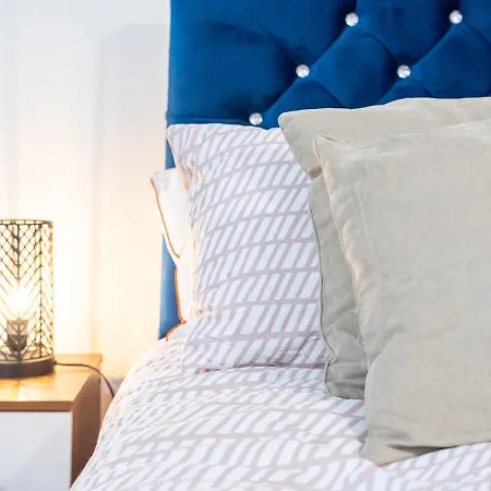 Apartment Spacious With Parking - 10 Mins To Centre