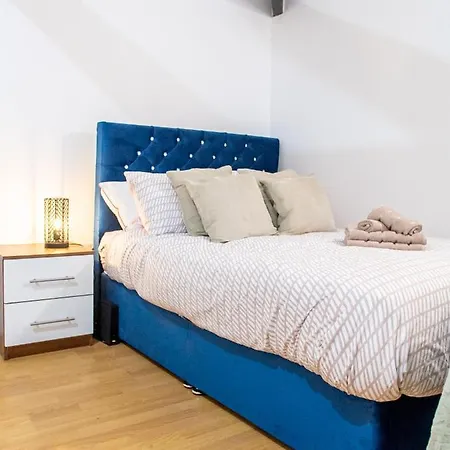 Spacious With Parking - 10 Mins To Centre Apartment Leeds (West Yorkshire)