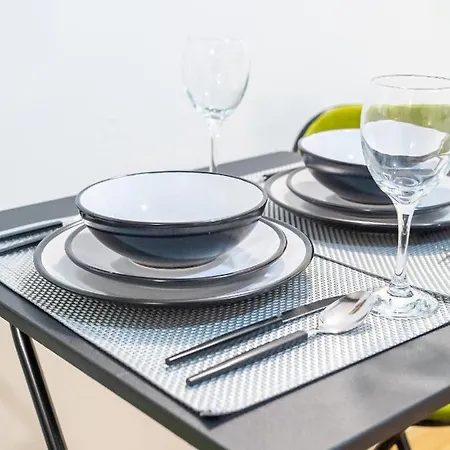 Spacious With Parking - 10 Mins To Centre Leeds (West Yorkshire)