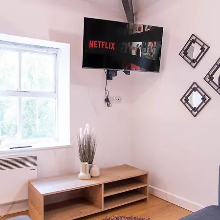 Spacious With Parking - 10 Mins To Centre Apartment Leeds (West Yorkshire)