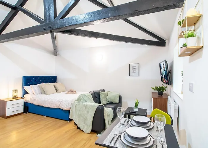 Apartamento Spacious With Parking - 10 Mins To Centre *