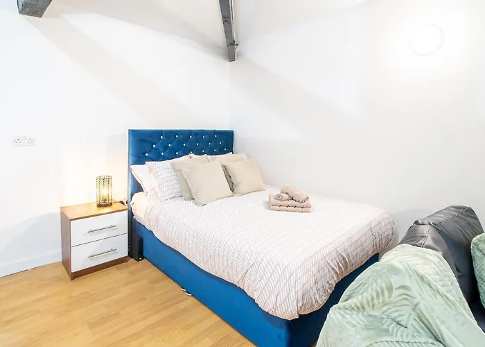 Spacious With Parking - 10 Mins To Centre *