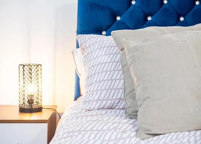 Apartamento Spacious With Parking - 10 Mins To Centre