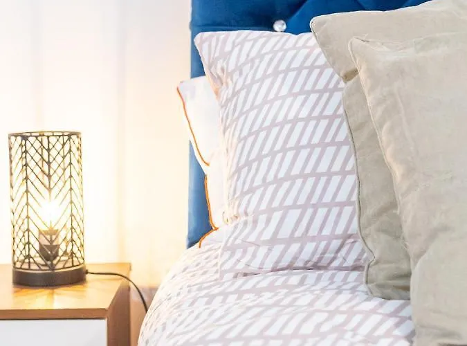 Spacious With Parking - 10 Mins To Centre Apartamento