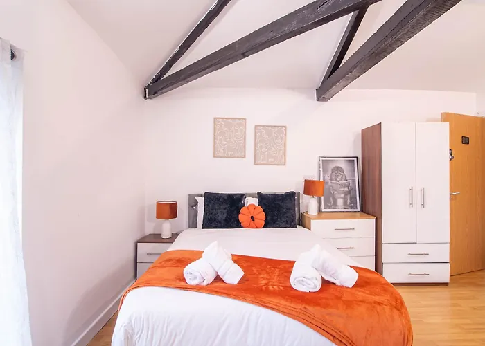 Apartamento Spacious With Parking - 10 Mins To Centre *